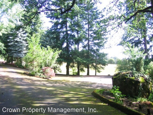 Foto del edificio - 3956 Orchard Heights Rd NW