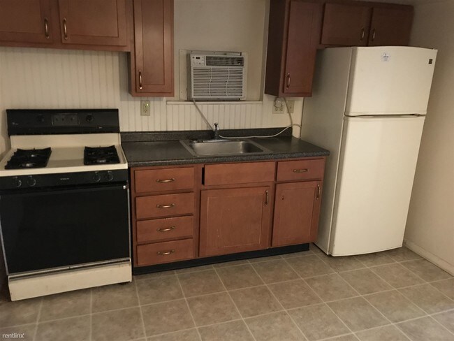 Foto del edificio - 1 br, 1 bath Duplex - 4440 Brenton Ave