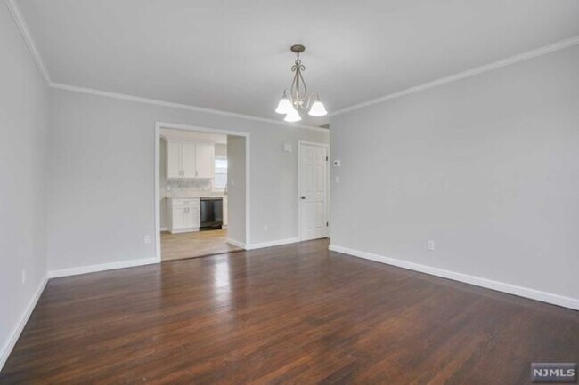 Building Photo - 67 Halstead Ave