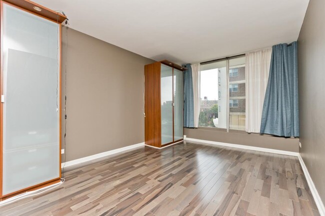 Foto del edificio - 1 bedroom in Chicago IL 60657