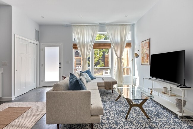 Photo - 4451 SE Division St Apartment