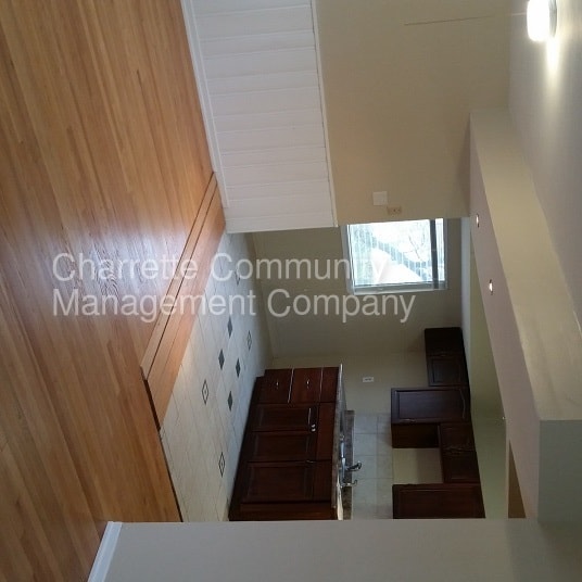 Building Photo - 10741 Spring Garden Dr