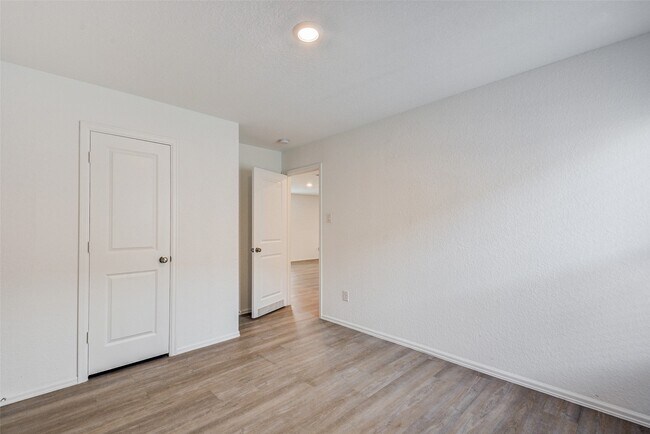 Foto del edificio - 26735 Wilderye Cv Ln