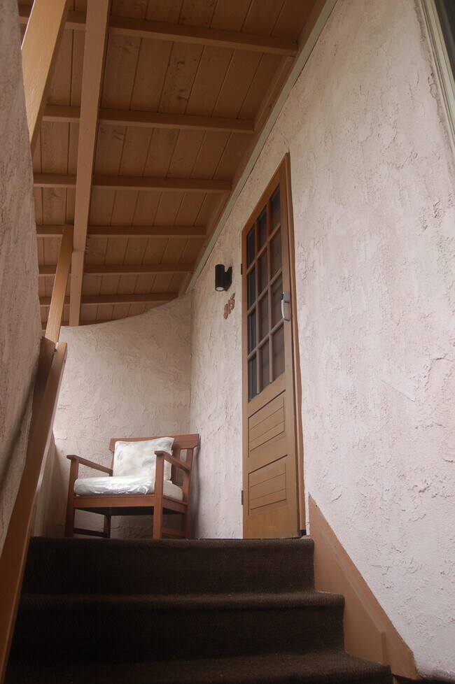 Porch/entry - 815 7th St