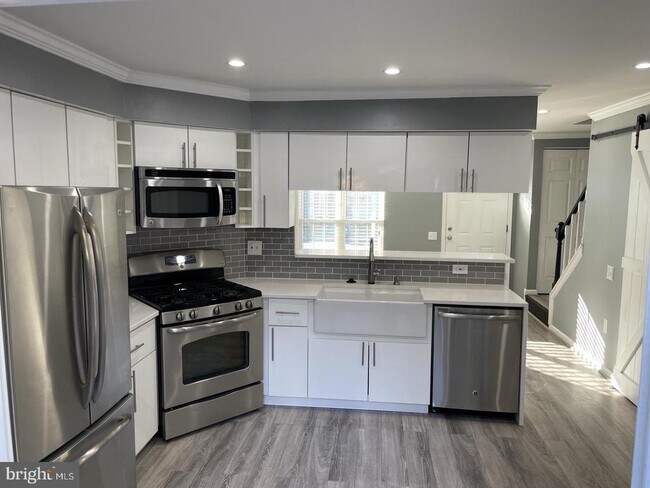 Building Photo - 12279 Granada Way
