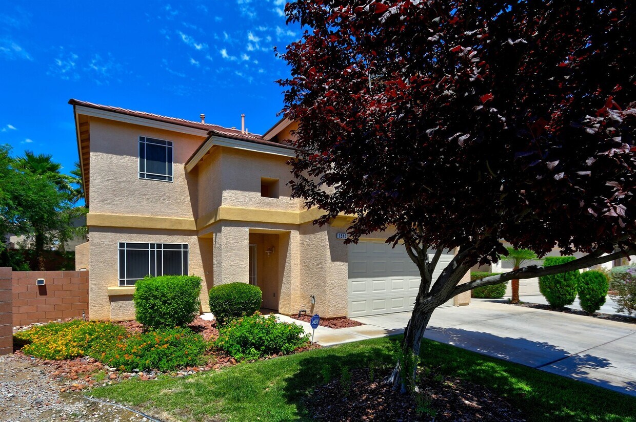 Foto principal - 7545 Tumbling St