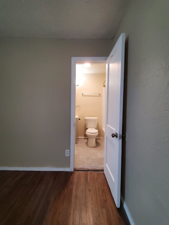 Foto del edificio - 301 W Lilac Ln