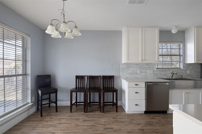 Foto del edificio - 3313 Blumie St