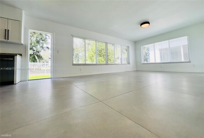 Foto del edificio - 3 br, 2 bath House - 301 S Shore Dr Apt 4