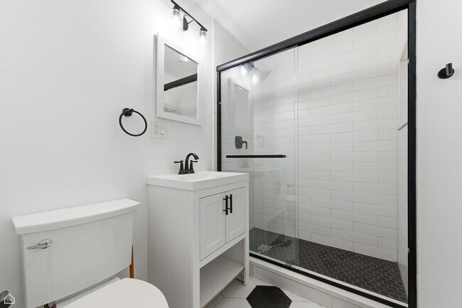 Foto del edificio - 5250 W Grace St