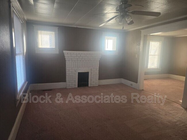Foto del edificio - 222 Liberty Rd