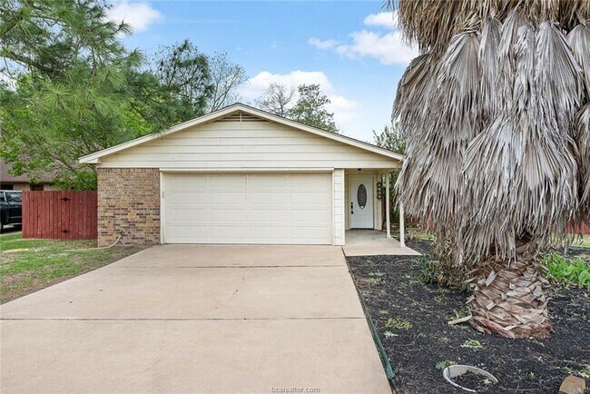 Building Photo - 2705 Echo Glen Cir