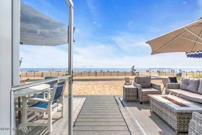 Building Photo - 117 Beach Front
