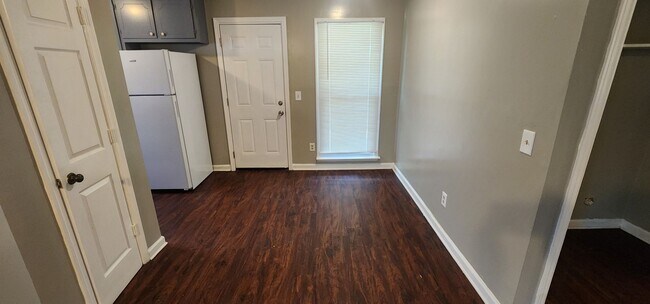 Foto del edificio - 4428 Bonnell Dr NW
