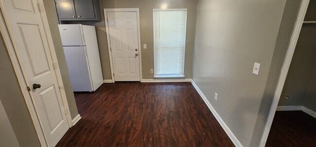 Building Photo - 4428 Bonnell Dr NW