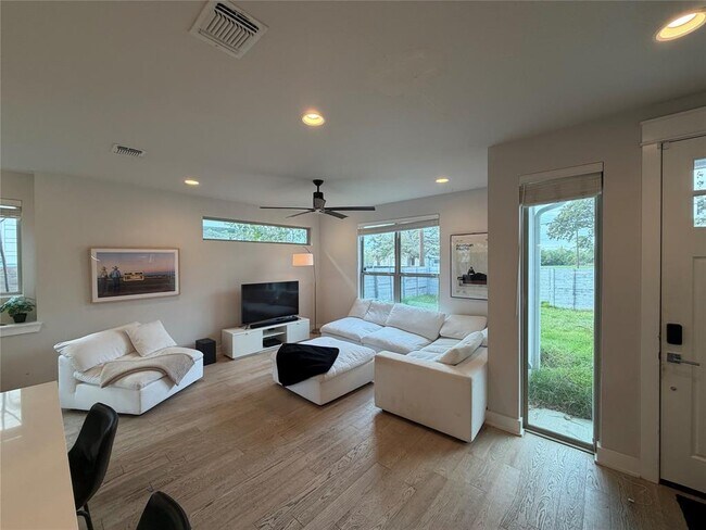 Foto del edificio - 1159 Webberville Rd