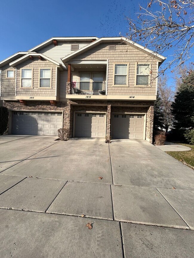 Foto del edificio - 2 Master Suites, 2.5 Bath Condo in West Jordan