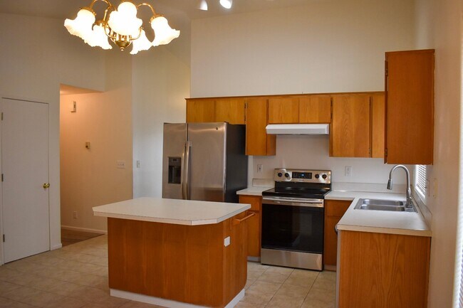 Foto del edificio - Great 3BD Ranch in Orchards- Gorgeous Laminate Floors Throughout!