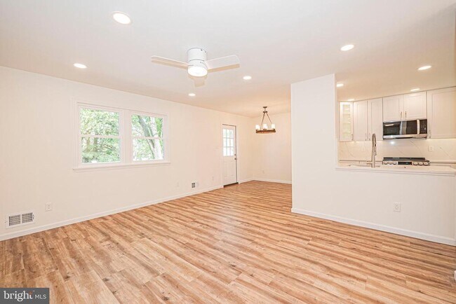 Building Photo - 17105 Butler Rd