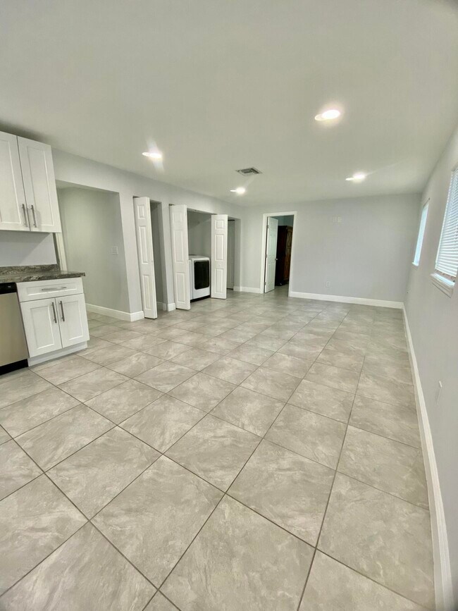 Foto del edificio - 4344 Mars Ave