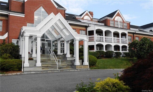 Building Photo - 333 N State Rd