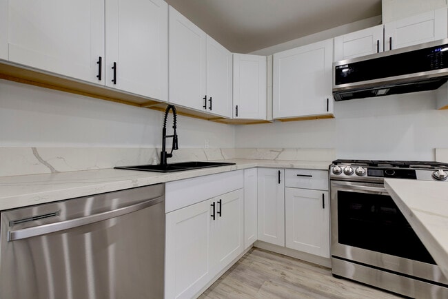 Building Photo - 8211 Bellingham Ave