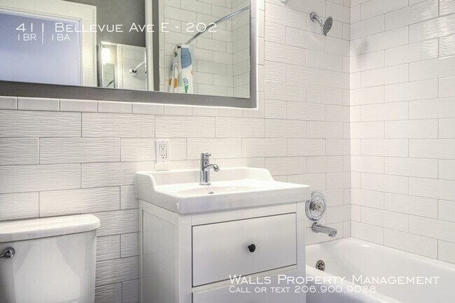 Foto del edificio - 411 Bellevue Ave E