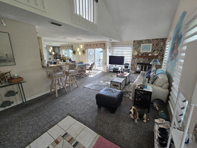 Building Photo - 2717 Seashore Cove