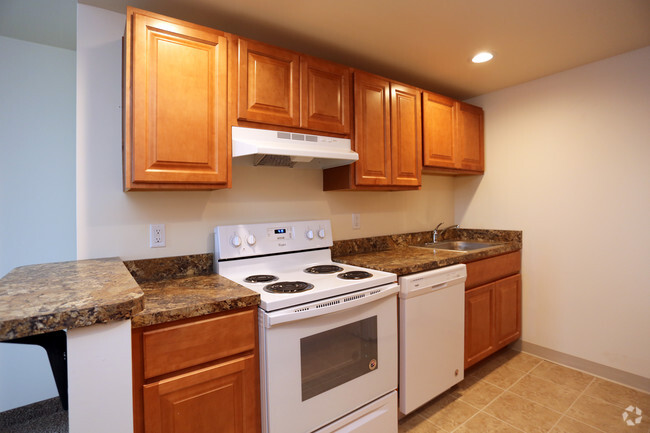 Kitchen - Lincoln Tower Apartments