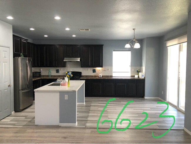 Foto del edificio - 6623 Citrine Ct