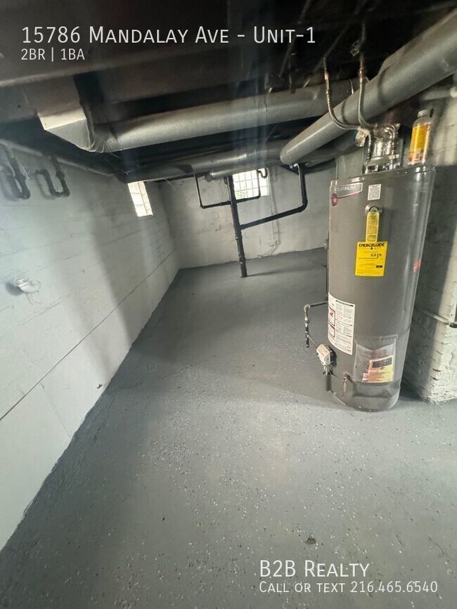 Foto del edificio - 15786 Mandalay Ave