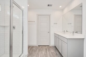 Building Photo - 12814 Heddington Grv Ln
