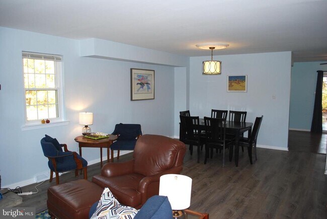 Foto del edificio - 290 Lawndale Ave