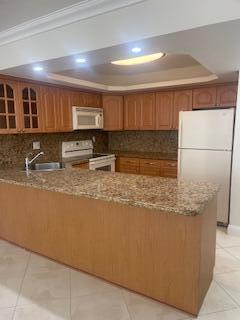 Foto del edificio - 3180 S Ocean Dr