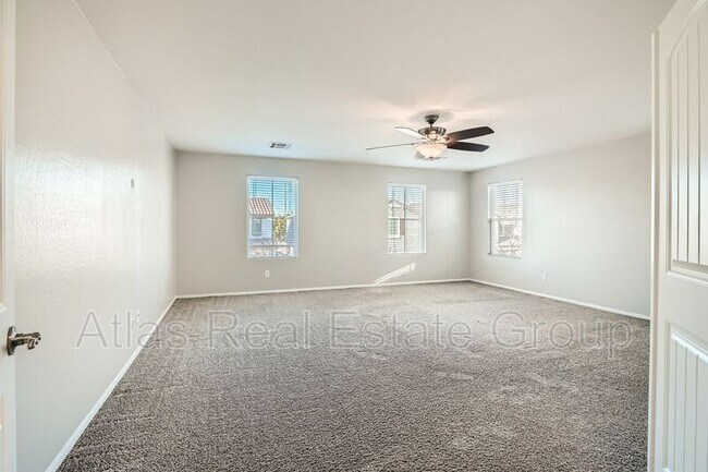 Foto del edificio - 1181 E Taylor Trail