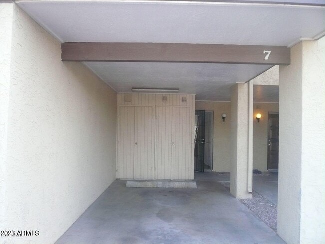 Building Photo - 4221 E Almeria Rd