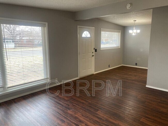 Building Photo - 2704 68th St