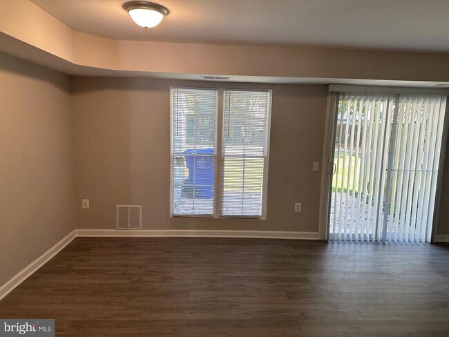 Foto del edificio - 4515 Grouse Pl