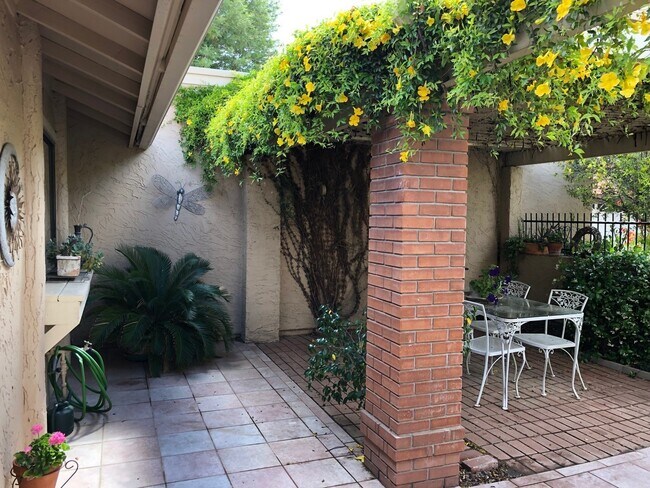 Foto del edificio - Lovely Home in 45+ Active Adult Community of Leisure World Available May through October 2025!