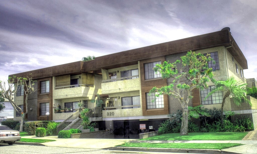 Primary Photo - 320 W Maple St