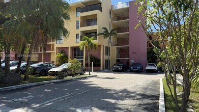 Building Photo - 8775 Park Blvd