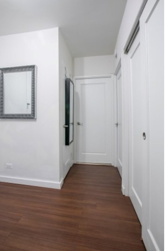 Primary Photo - 402 E 34th St
