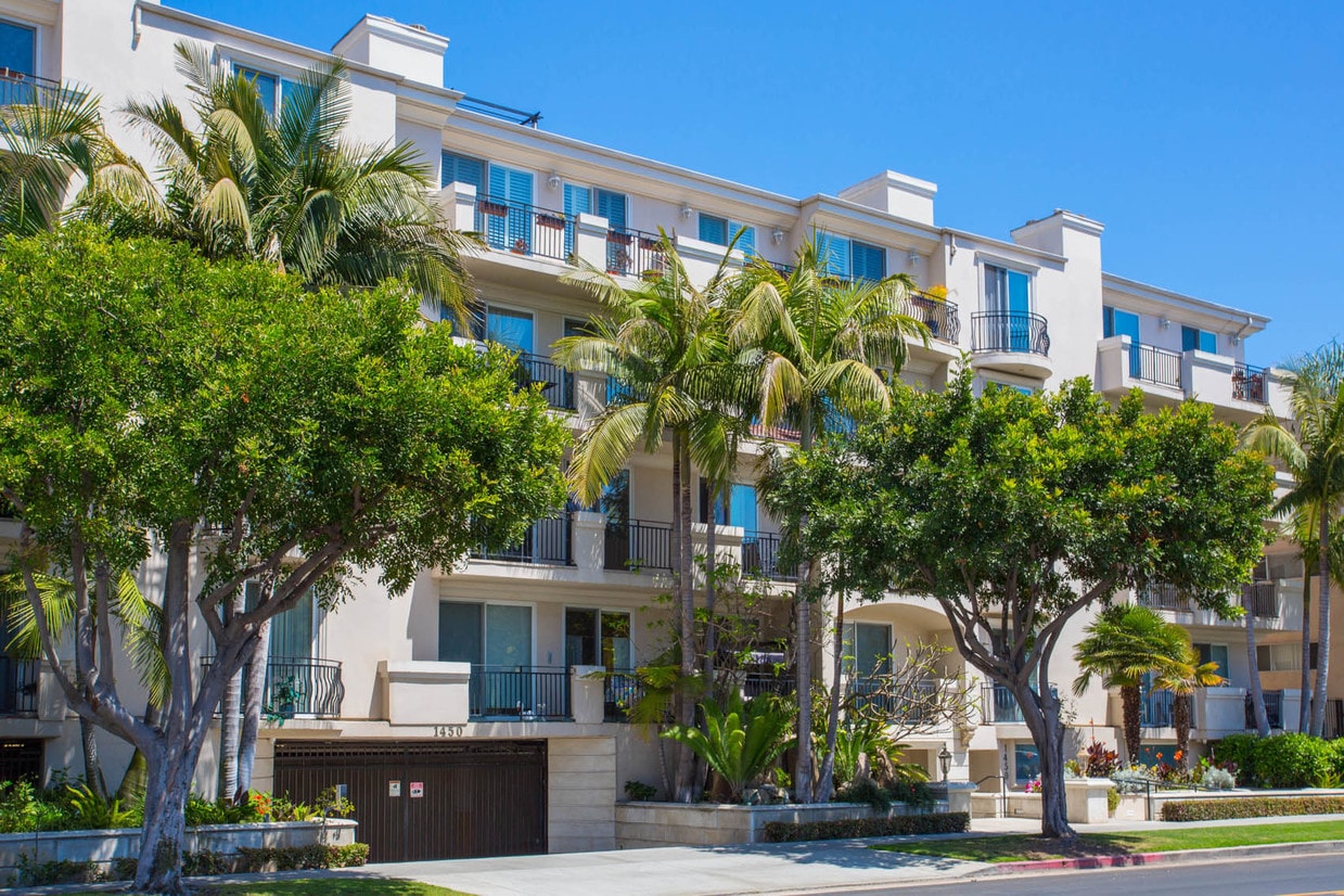 1450 S Beverly Dr, Los Angeles, CA 90035 Condo for Rent in Los