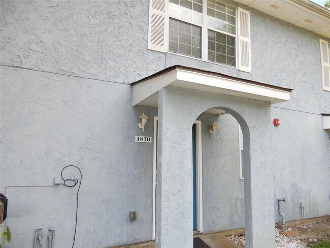 Foto del edificio - 1810 Country Village Blvd