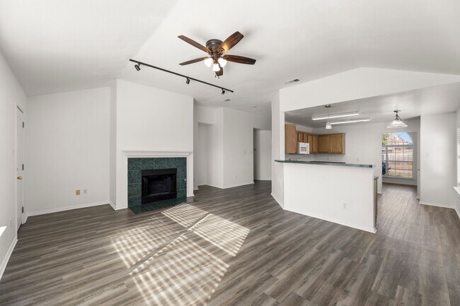 Building Photo - 3709 Martha Ln