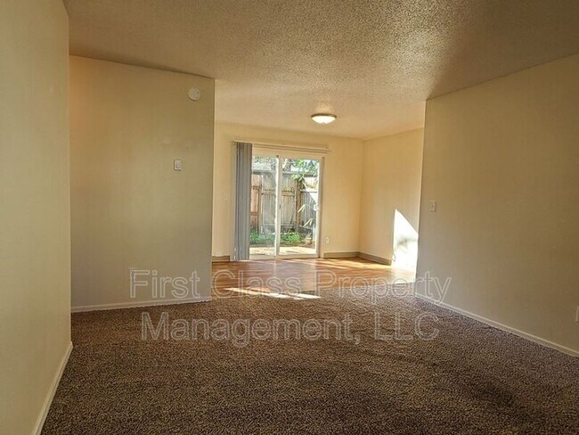 Building Photo - 3855 Lake Grove Ave