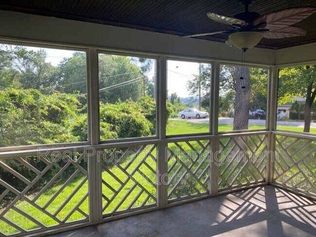 Foto del edificio - 101 Crest Dr