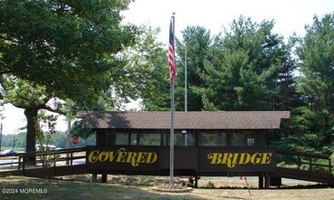 Building Photo - 178 Amberly Dr