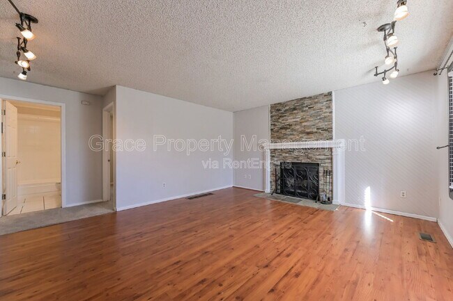 Foto del edificio - 19727 E Princeton Pl