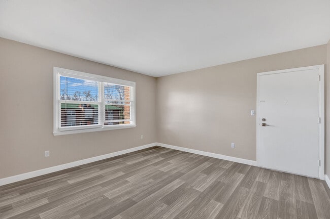 Interior Photo - Bristol Square